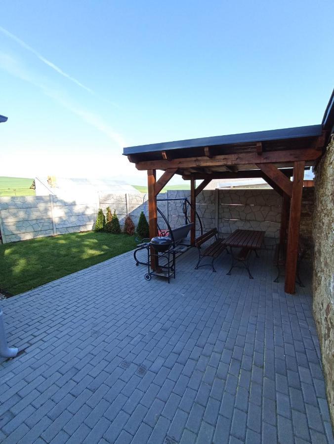 Apartman Julrich Vrbov Exterior foto