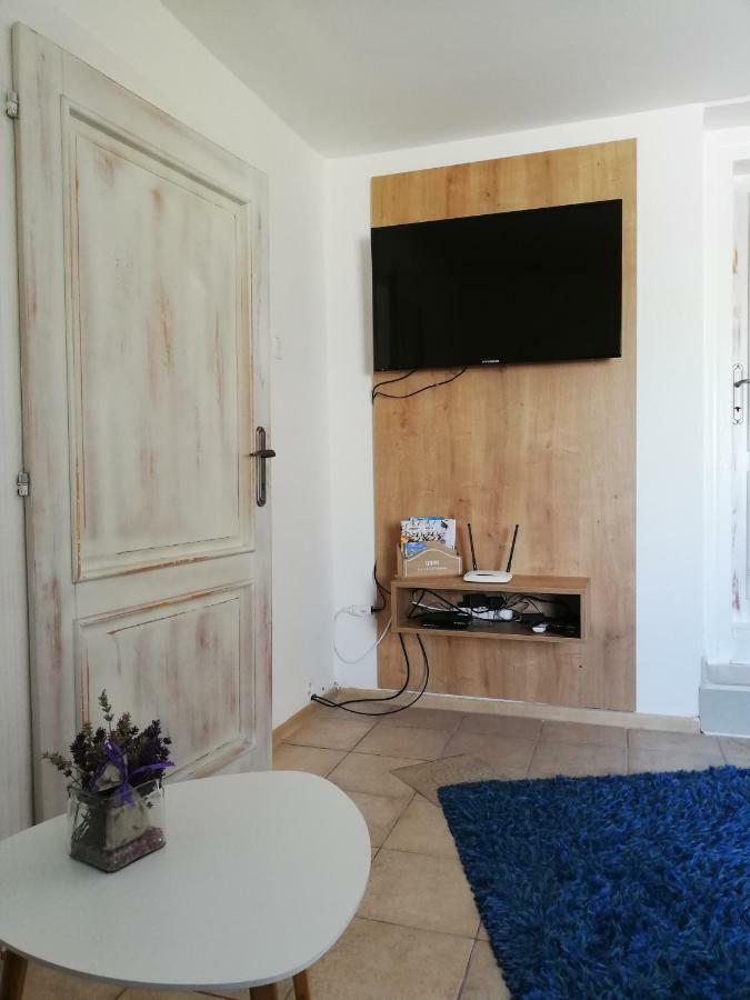 Apartman Julrich Vrbov Exterior foto