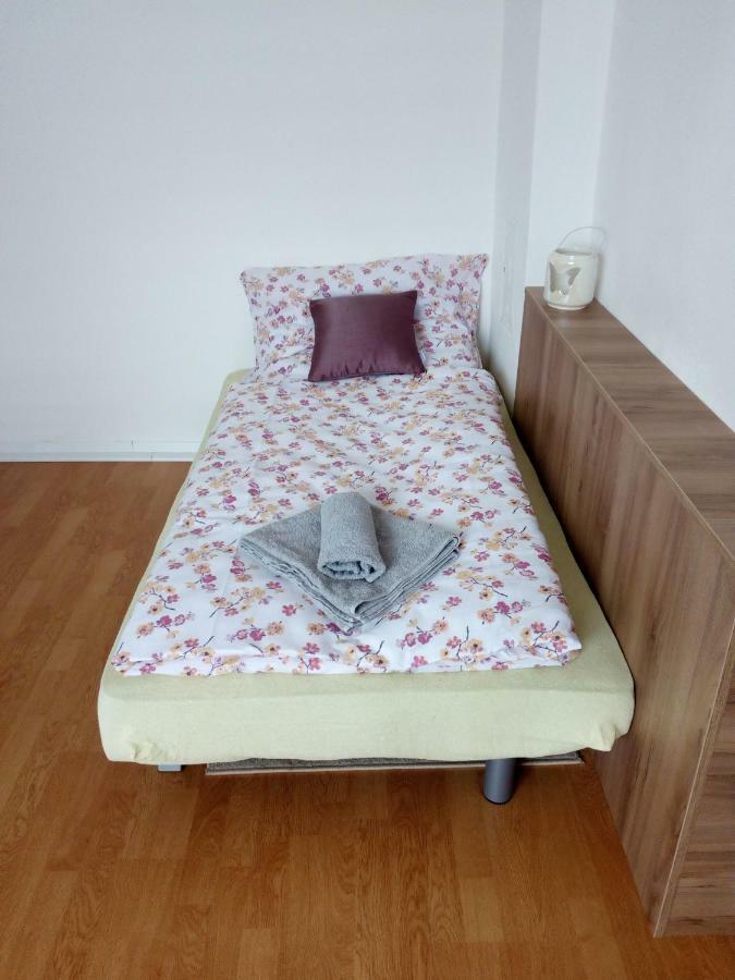 Apartman Julrich Vrbov Exterior foto